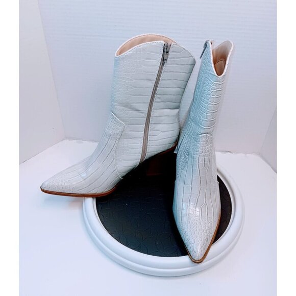 White Faux Crocodile Leather Ankle Boots With Side Zipper & Block Heel Size 9 - Picture 2 of 8